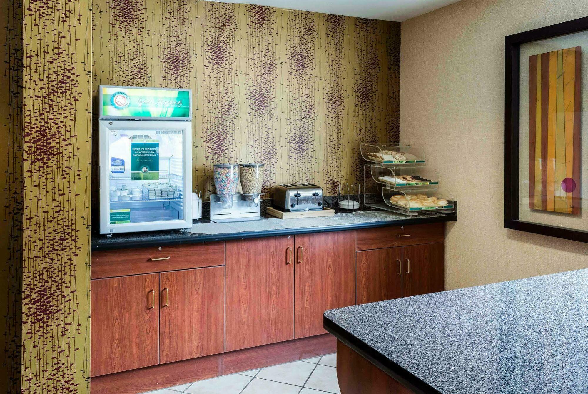 Quality Inn Chester - South Richmond Esterno foto