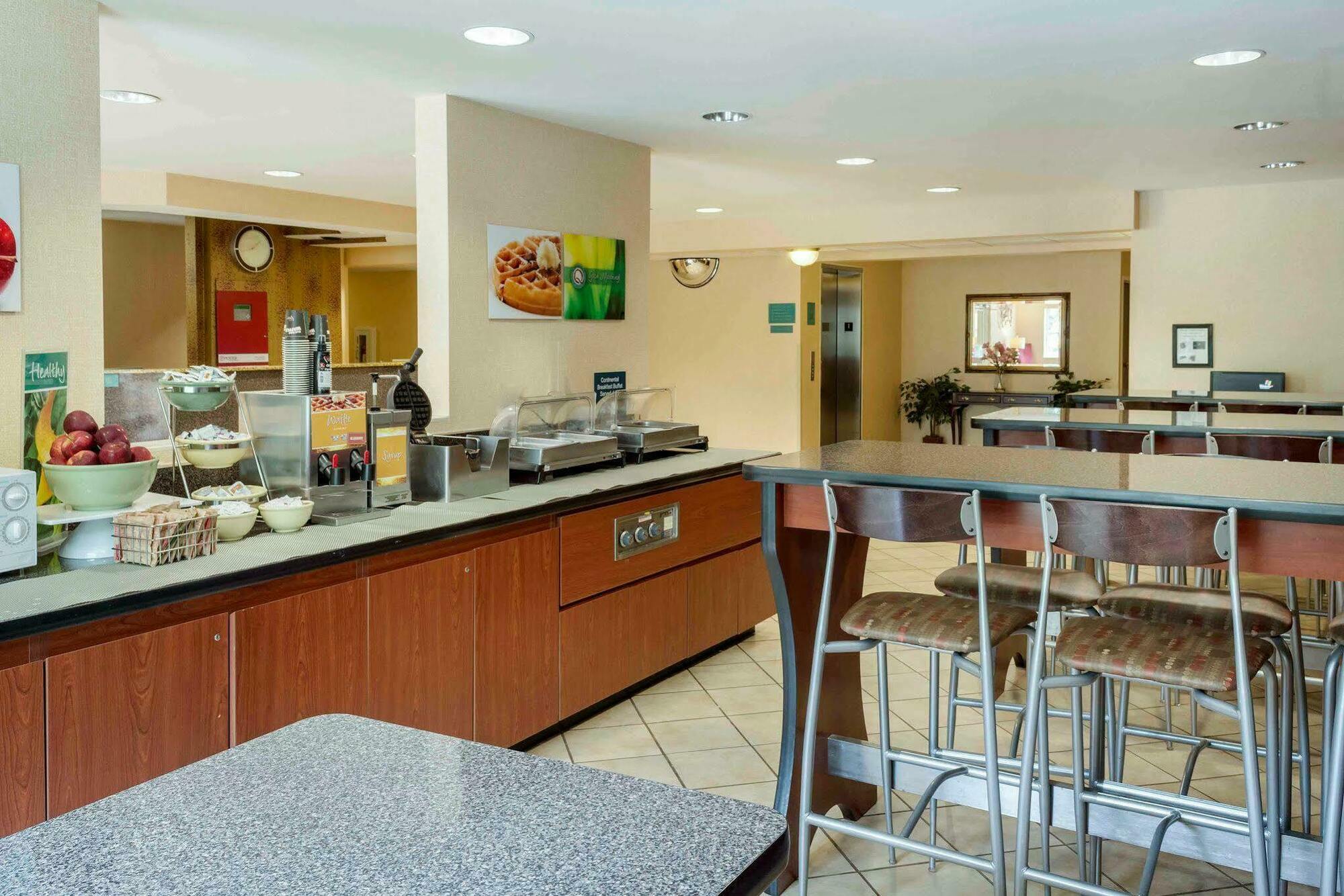 Quality Inn Chester - South Richmond Esterno foto